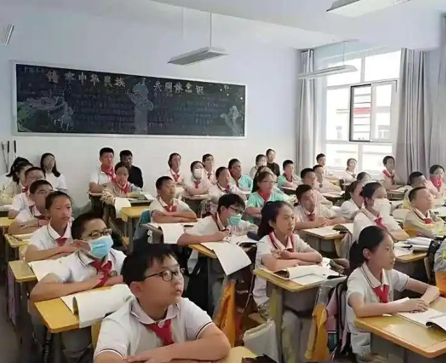 真正的对症下药不是在起点上按成果分班而是在多元的班级生态